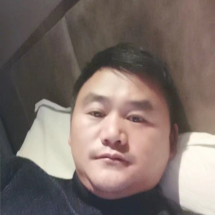 奔跑的第四张照片--宜宾相亲服务中心