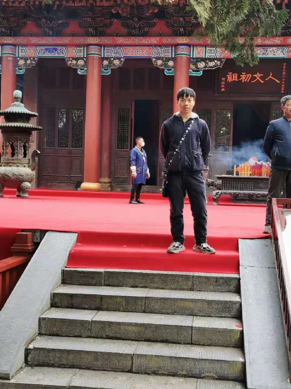单身的小草的第三张照片--宜宾相亲服务中心