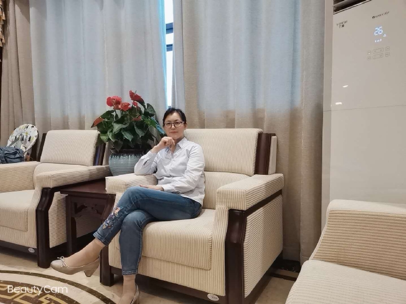 秋水伊人的第一张照片--宜宾相亲服务中心
