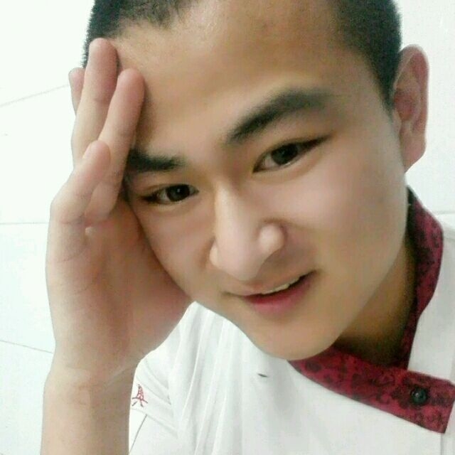 人潮拥挤的第一张照片--宜宾相亲服务中心
