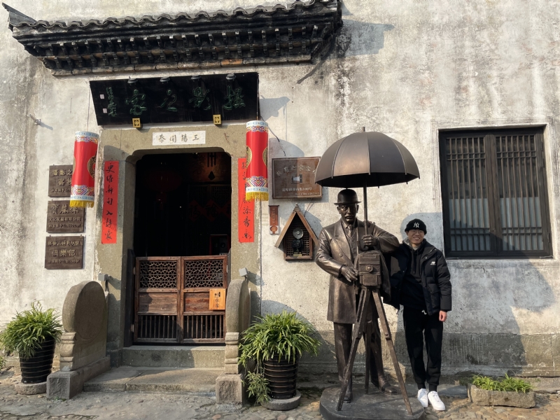 喝可乐的猫的第一张照片--宜宾相亲服务中心
