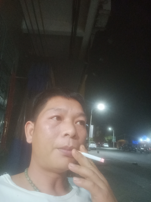 善解人意的第一张照片--宜宾相亲服务中心
