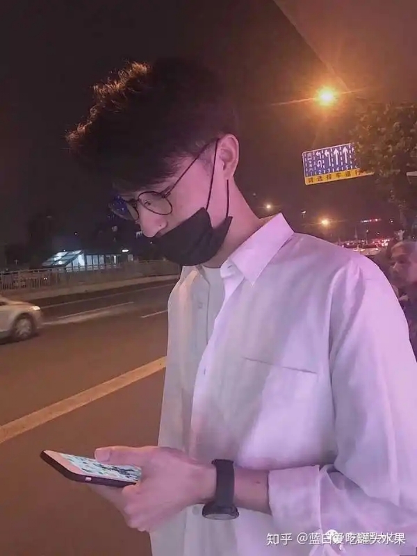 情圣的第一张照片--宜宾相亲服务中心