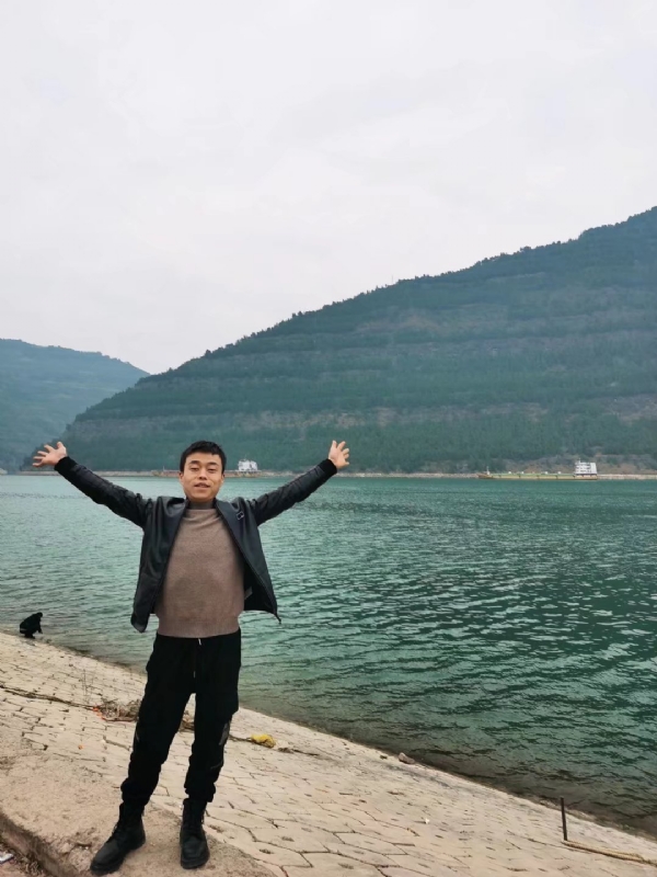 寂寞的风的第一张照片--宜宾相亲服务中心