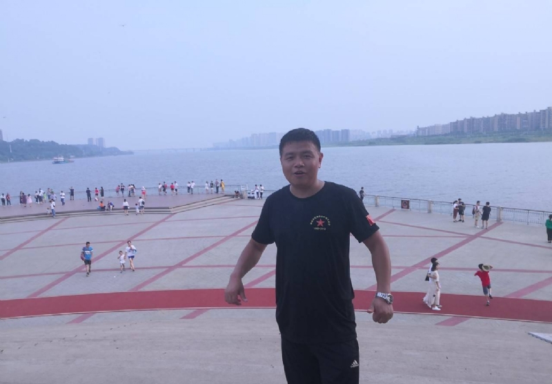 曾经心疼的我的第一张照片--宜宾相亲服务中心