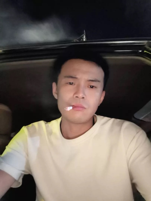 爱睡觉的土拨鼠的第一张照片--宜宾相亲服务中心