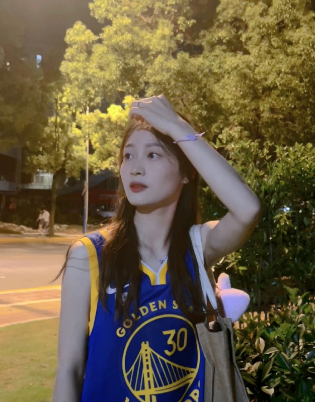 小趴菜的第三张照片--宜宾相亲服务中心