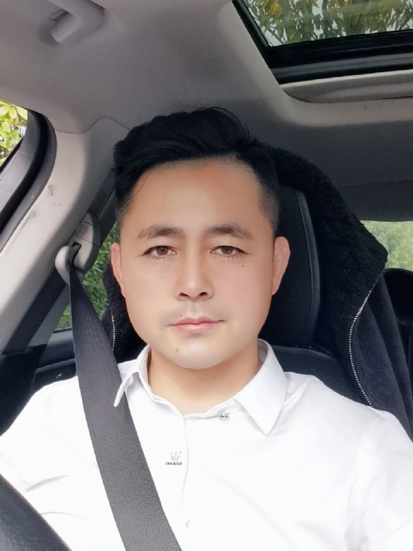 阿华大人的第一张照片--宜宾相亲服务中心