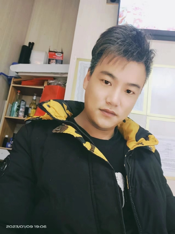 孤酒枕愁眼眠的第二张照片--宜宾相亲服务中心
