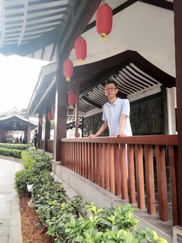 lijian的第一张照片--宜宾相亲服务中心