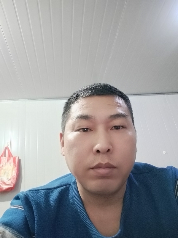 开着拖拉机去兜风的第一张照片--宜宾相亲服务中心