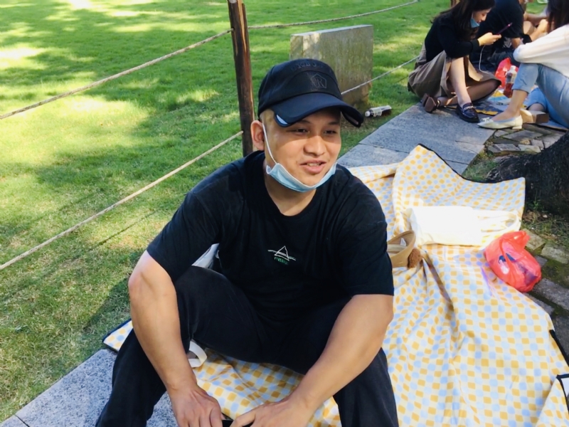好大一颗石头的第一张照片--宜宾相亲服务中心