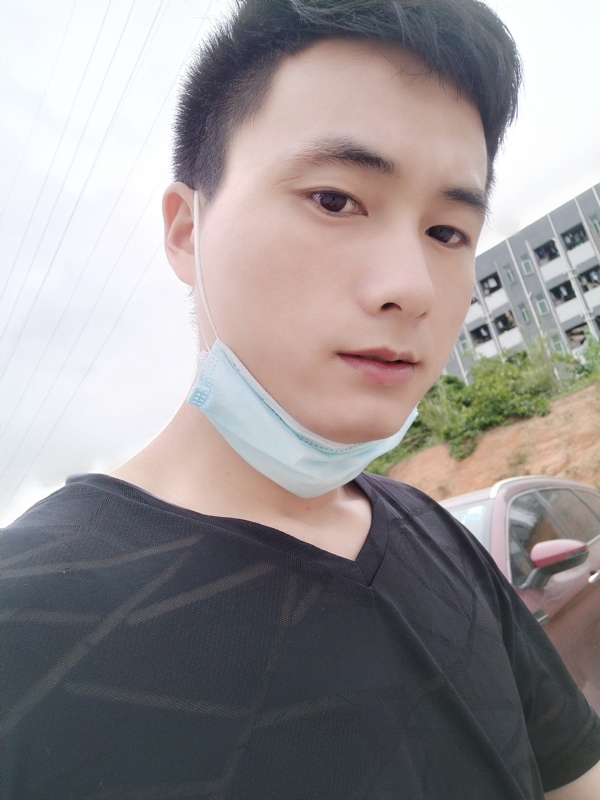 何凡的第二张照片--宜宾相亲服务中心