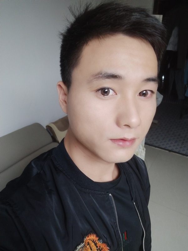 何凡的第三张照片--宜宾相亲服务中心