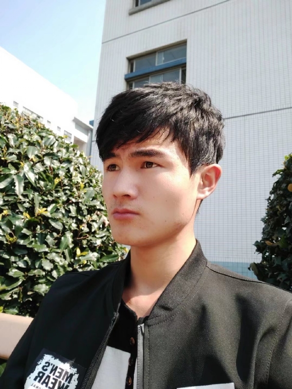 阳光男孩的第四张照片--宜宾相亲服务中心