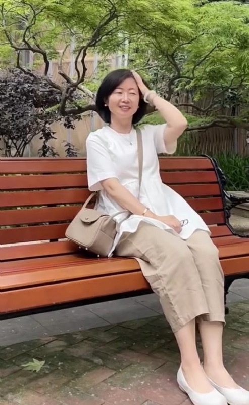 千年老母猪的第五张照片--宜宾相亲服务中心