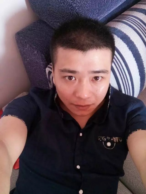 漫步的面包的第一张照片--宜宾相亲服务中心