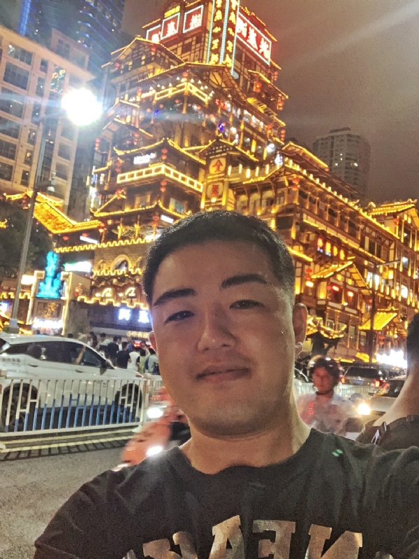 钢铁侠的第一张照片--宜宾相亲服务中心