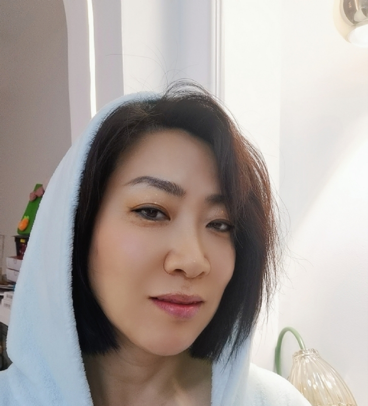 火玫瑰的第一张照片--宜宾相亲服务中心