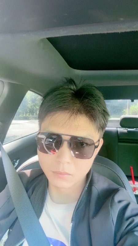 怀念的第一张照片--宜宾相亲服务中心