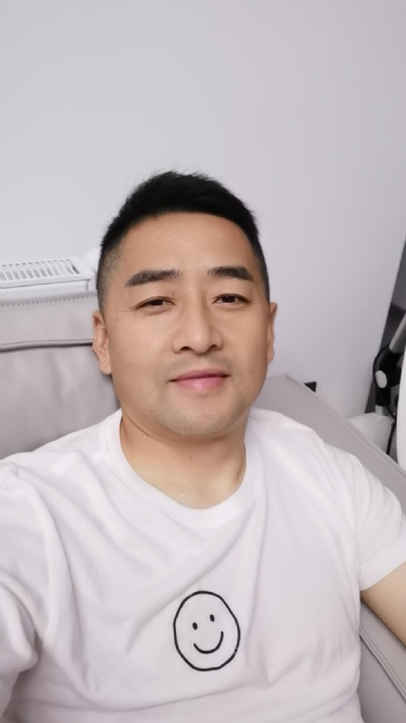 向阳而生的第一张照片--宜宾相亲服务中心