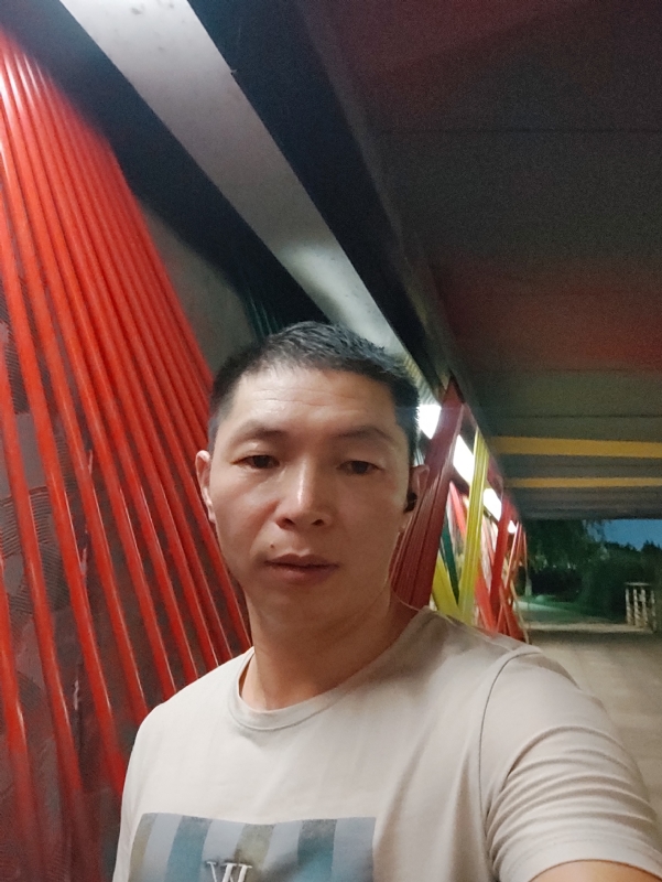 夜猫的第一张照片--宜宾相亲服务中心