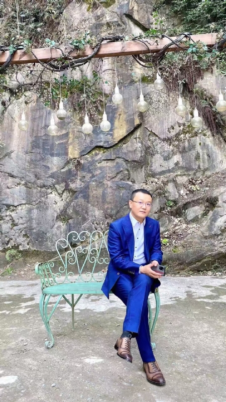dikson的第一张照片--宜宾相亲服务中心