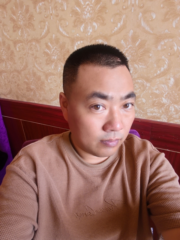 擦亮眼睛向前看的第一张照片--宜宾相亲服务中心