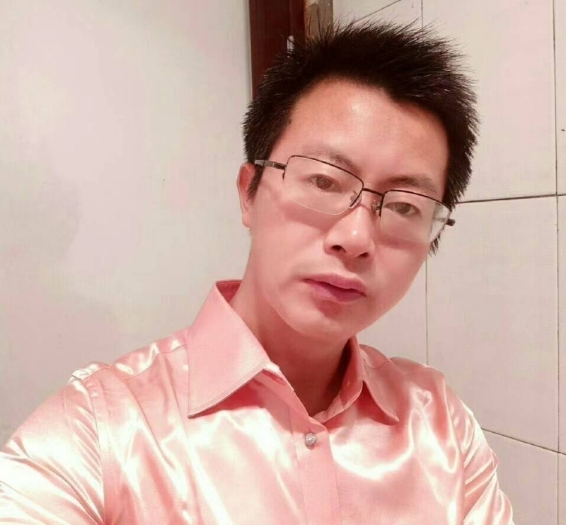 亮亮的第一张照片--宜宾相亲服务中心