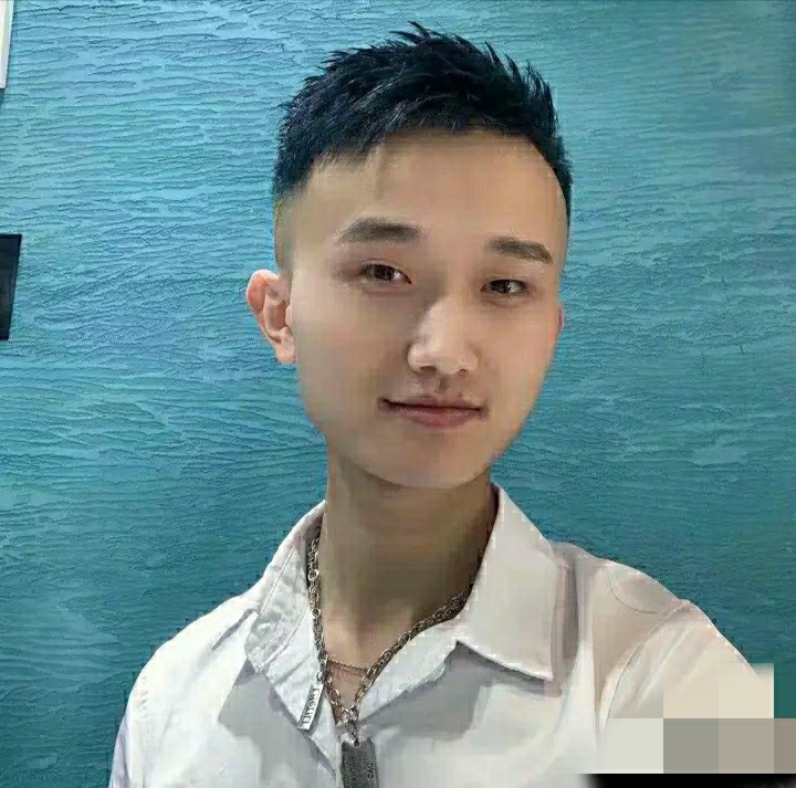 小哥哥的第一张照片--宜宾相亲服务中心