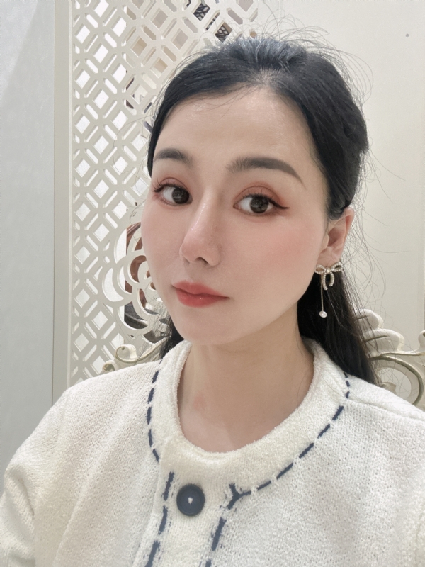 金莉的第一张照片--宜宾相亲服务中心