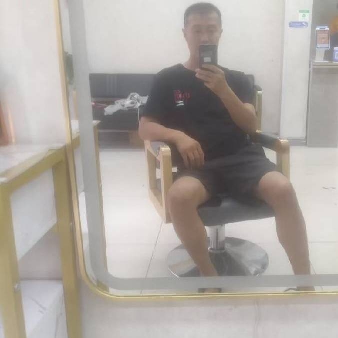 闫杰的第一张照片--宜宾相亲服务中心