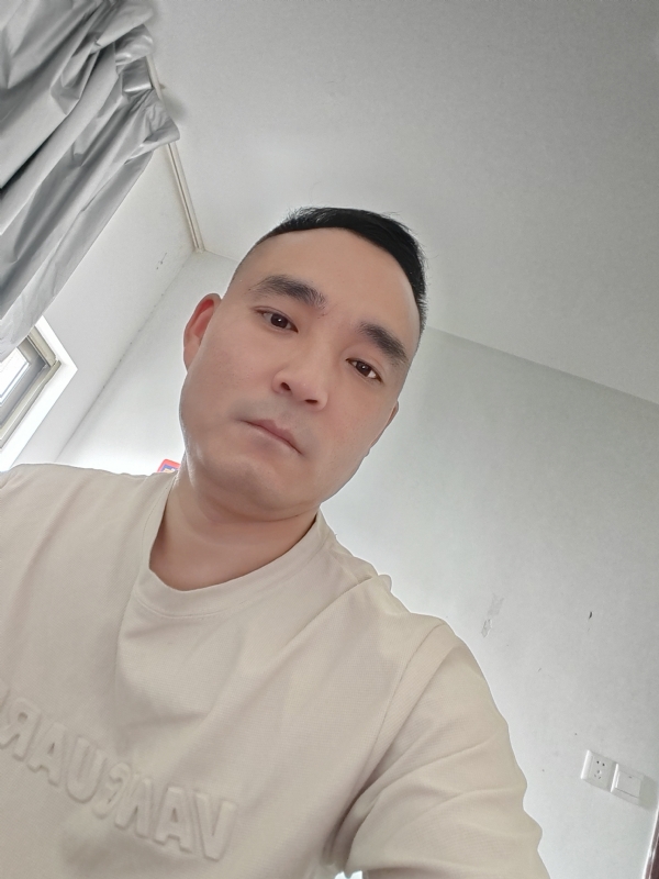 小锋的第一张照片--宜宾相亲服务中心
