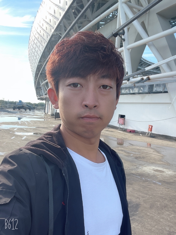 绅士大男孩的第一张照片--宜宾相亲服务中心