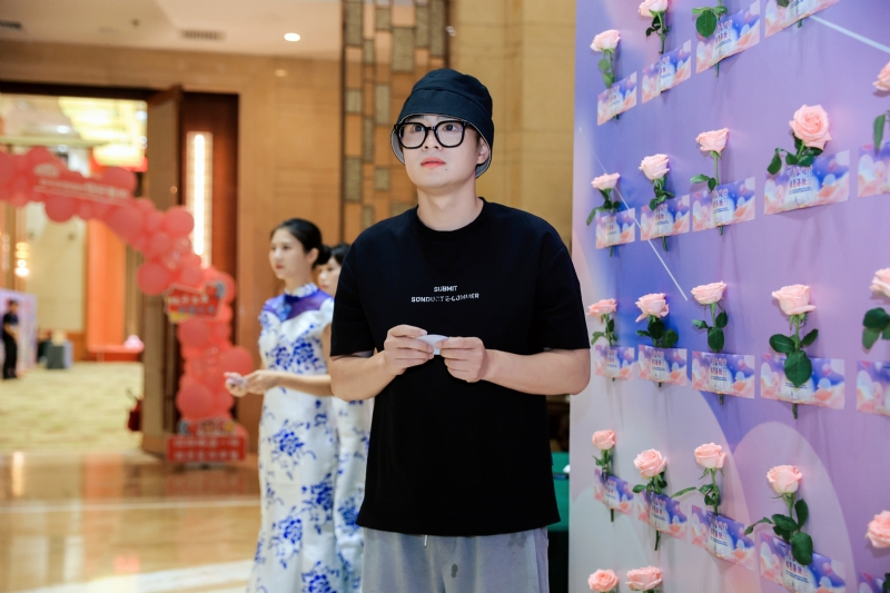 被驯服的象的第一张照片--宜宾相亲服务中心