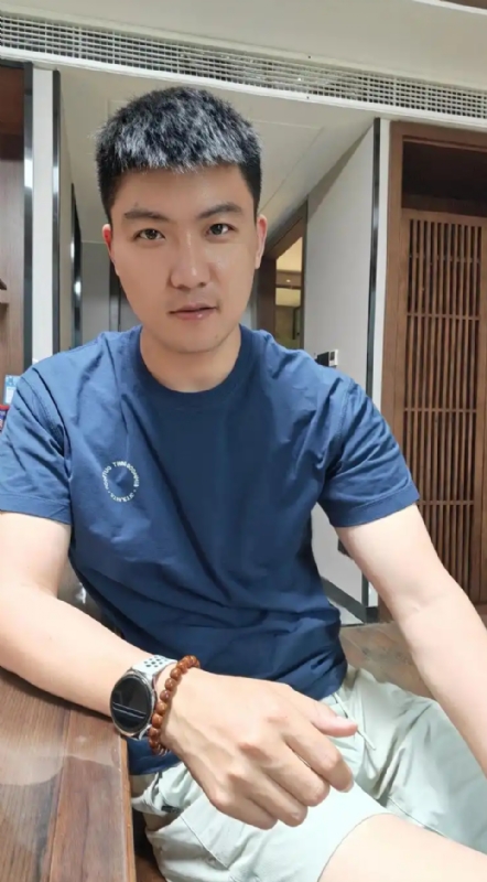 大鹏展翅的第三张照片--宜宾相亲服务中心