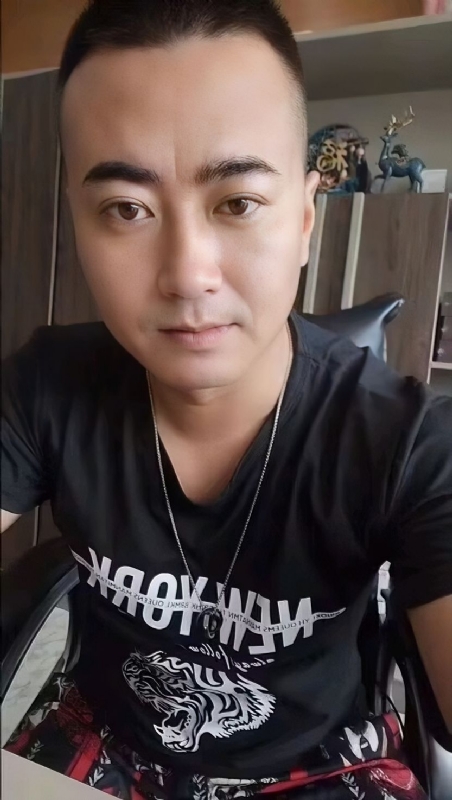 Luck耀的第一张照片--宜宾相亲服务中心