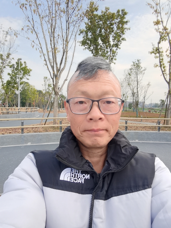 做喜欢的事的第一张照片--宜宾相亲服务中心