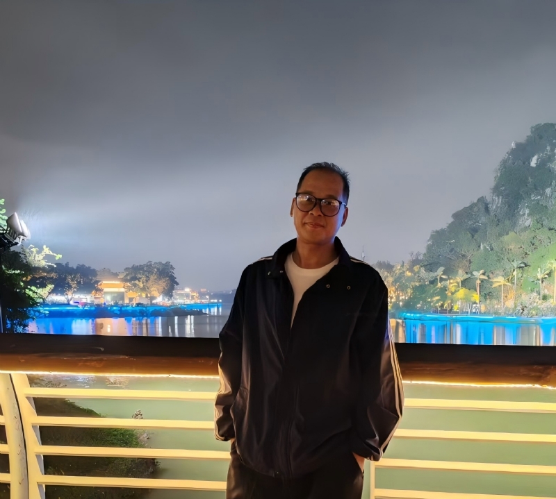 高山流云的第一张照片--宜宾相亲服务中心