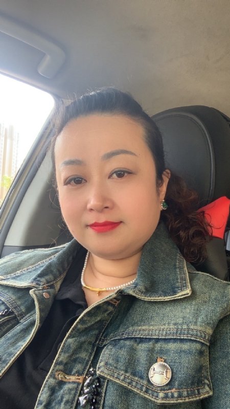 云中的蝶的第一张照片--宜宾相亲服务中心